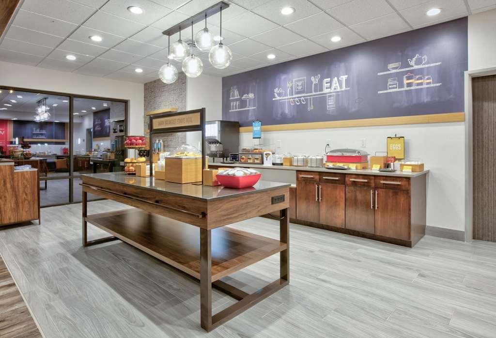 Hampton Inn & Suites Далхарт Ресторант снимка