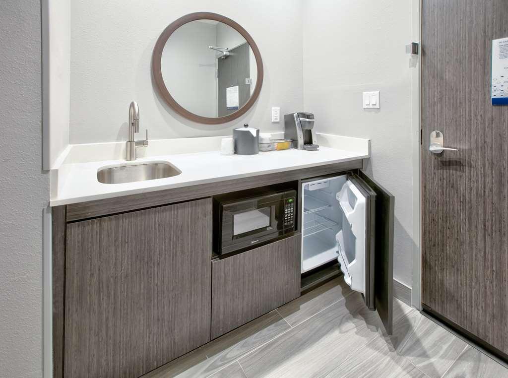 Hampton Inn & Suites Далхарт Стая снимка