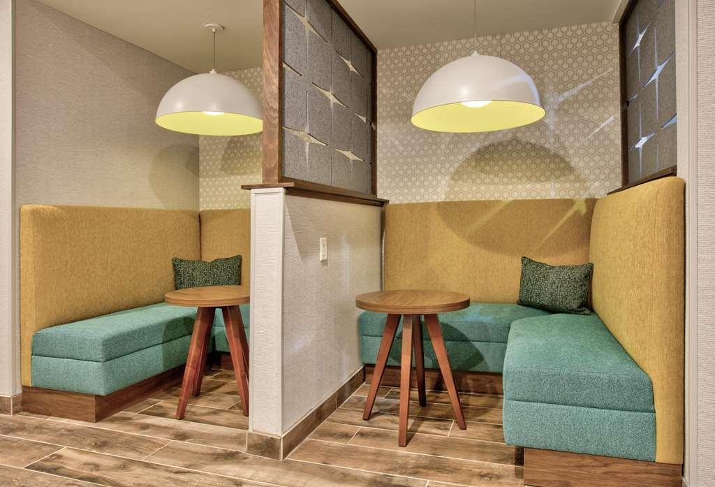 Hampton Inn & Suites Далхарт Съоръжения снимка